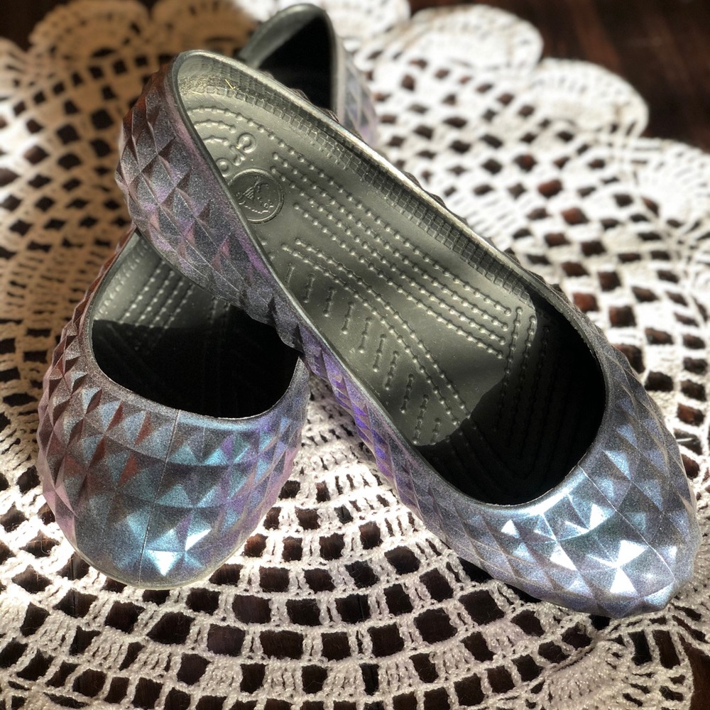 CROCS Super Molded 3D Pyramid Ballet Flat